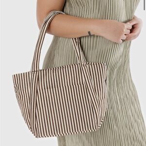 NWT Baggu mini cloud bag in brown stripe